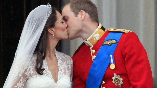 Prince William and Catherine, Duchess of Cambridge kiss